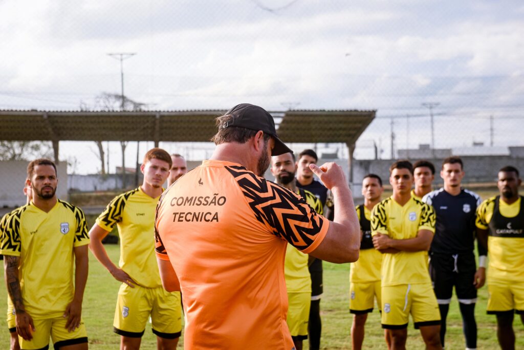 Treze, Roberto Fernandes